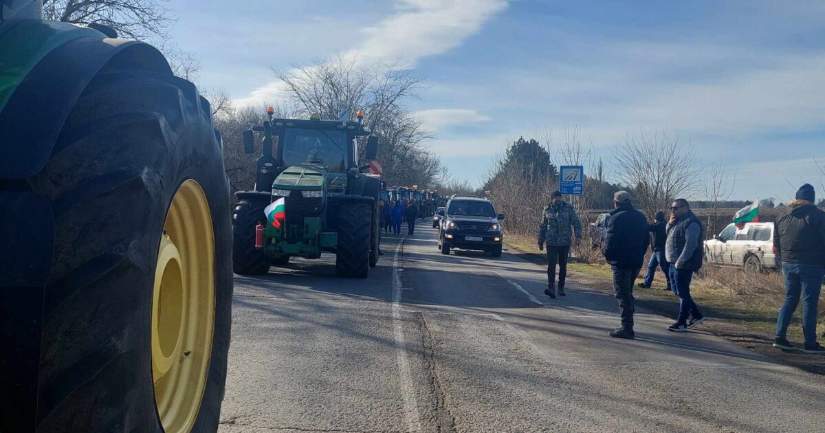 Протест на фермери в цяла България. Безсрочни протестни действия обявиха