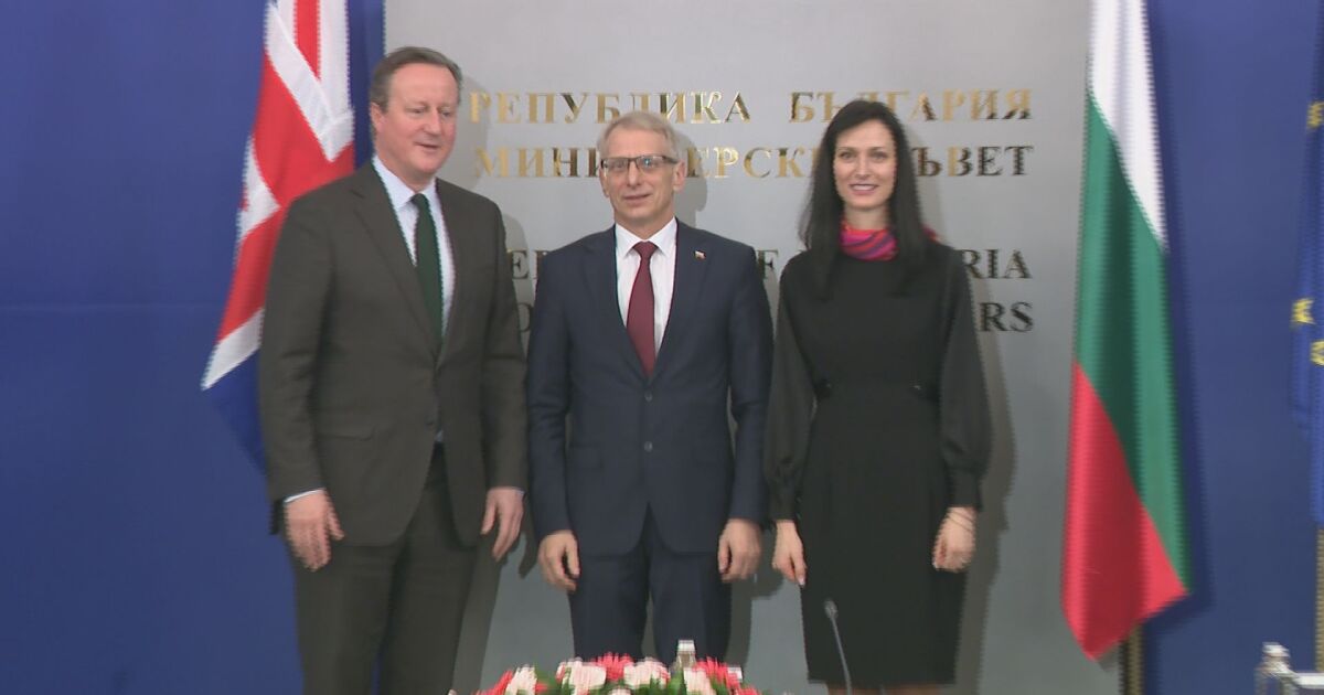 Премиерът Николай Денков и вицепремиерът Мария Габриел се срещнаха с