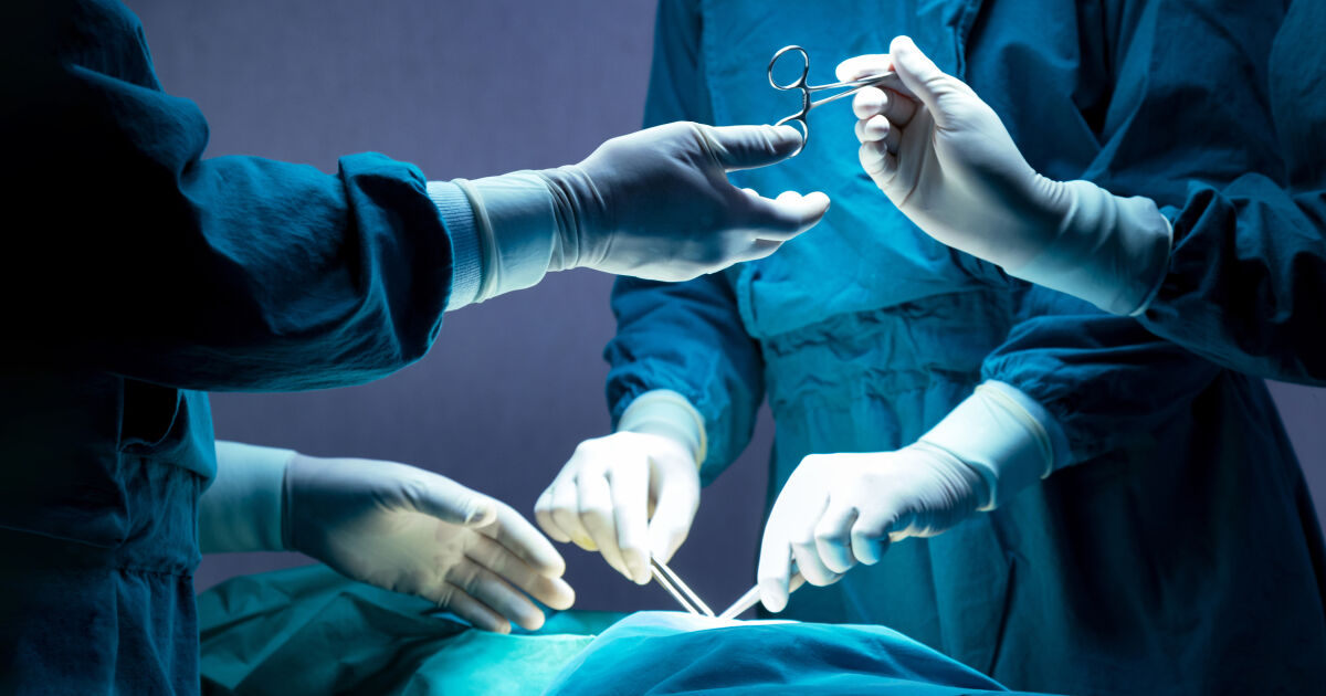 Лекари от Майчин дом“ направиха уникална операция на 11-годишно момиче