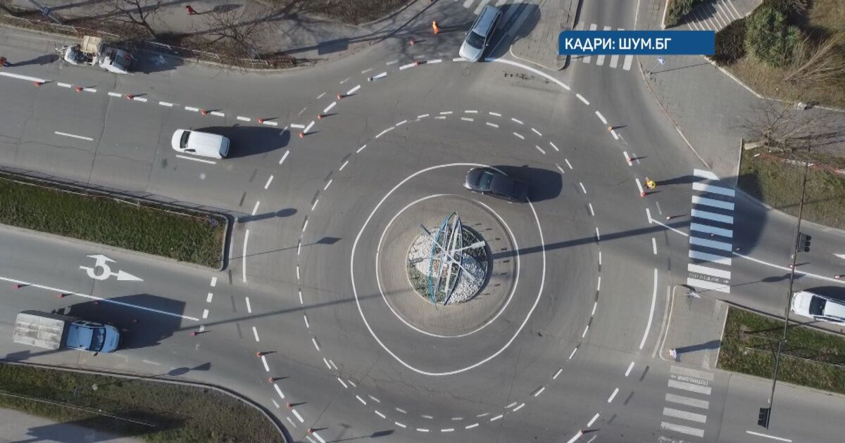 Крива маркировка на кръгово кръстовище в Шумен предизвика недоволство и