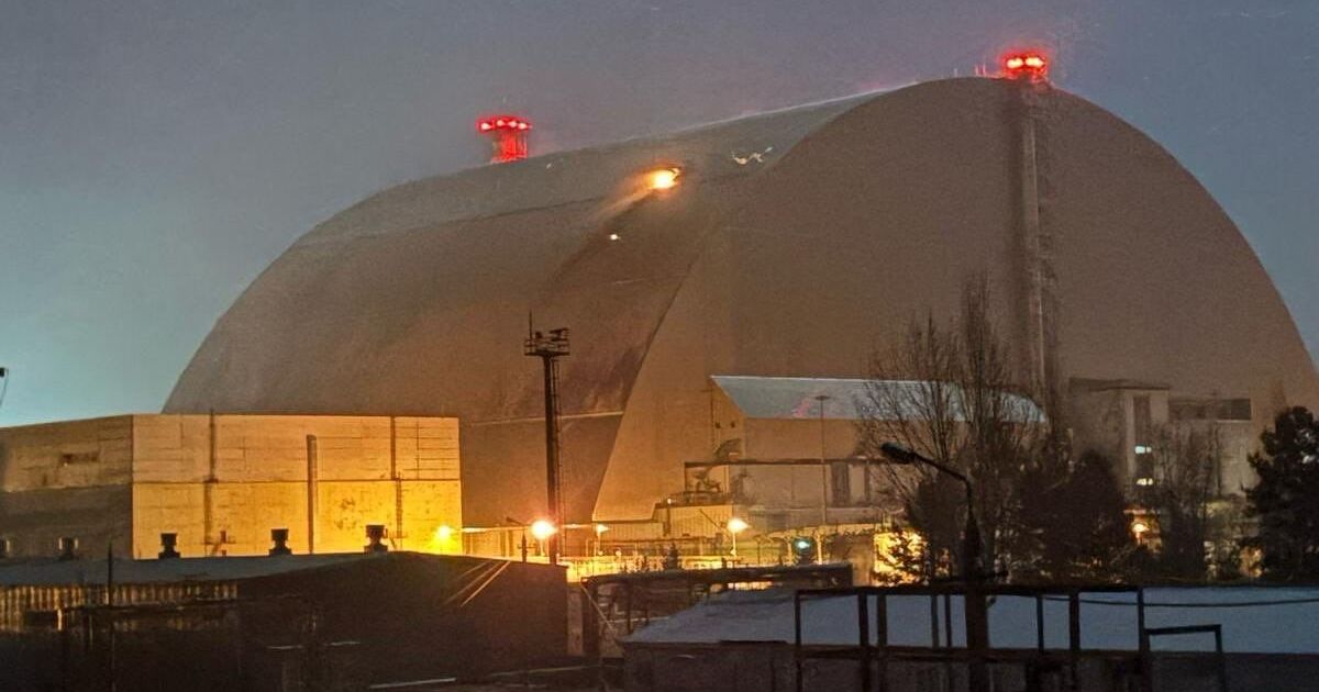 Продължават усилията за потушаване на огъня в АЕЦ Чернобил“, където