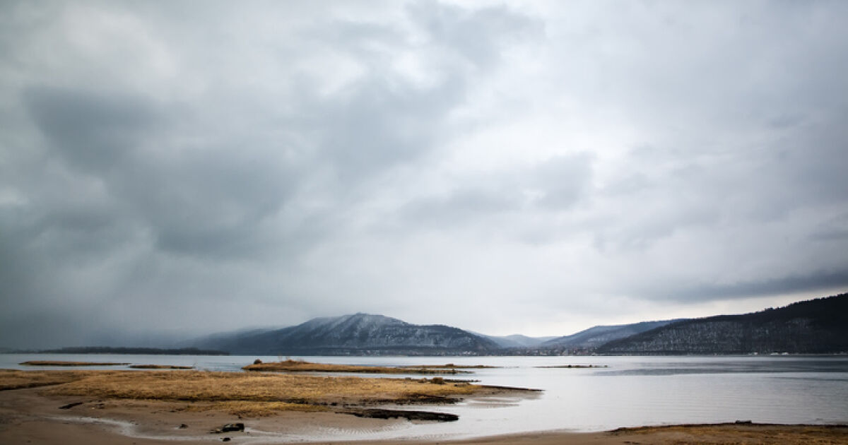 През следващото денонощие ще бъде облачно. В Североизточна България ще