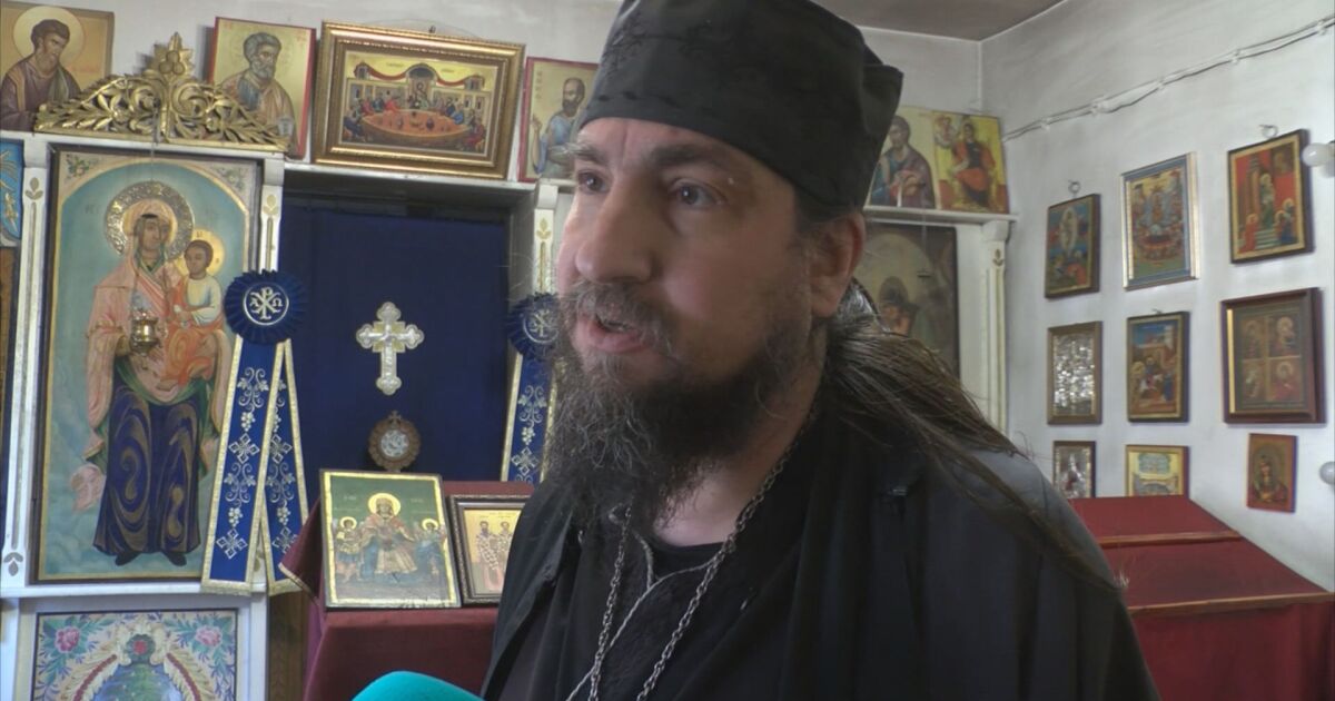 Млад игумен на манастир с богата история успява да го