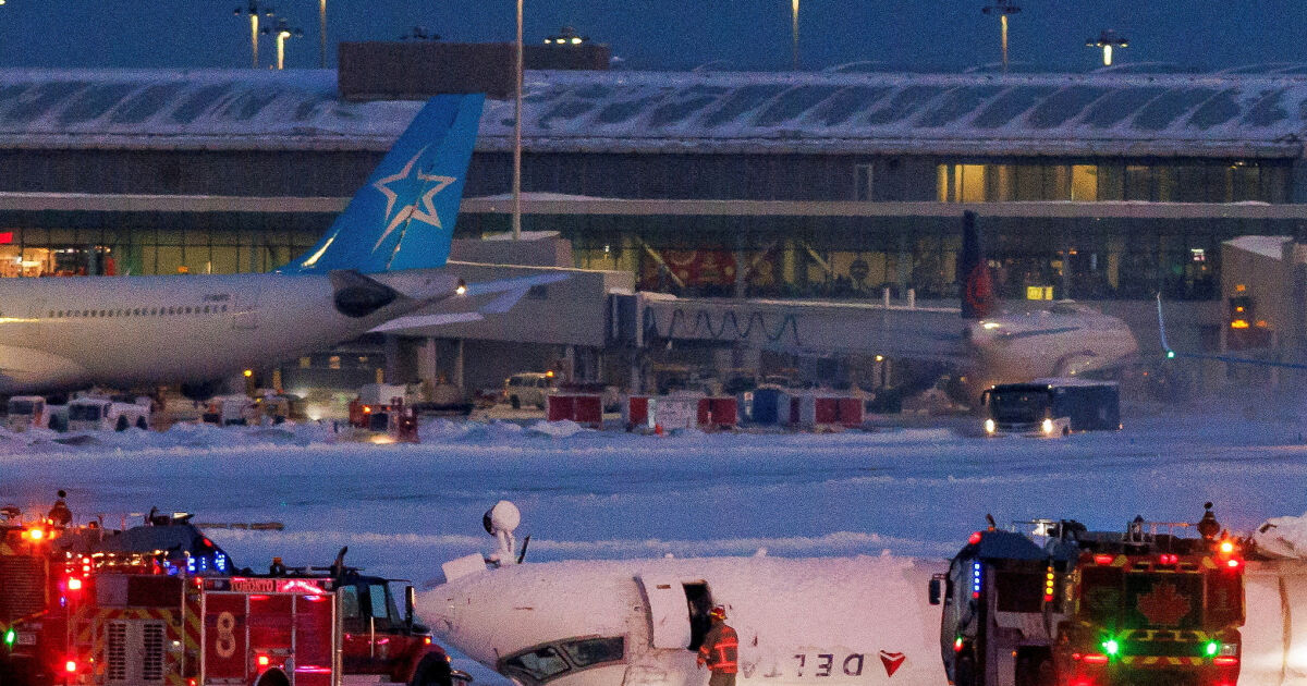 Самолетната катастрофа на международното летище Пиърсън в Торонто, при която