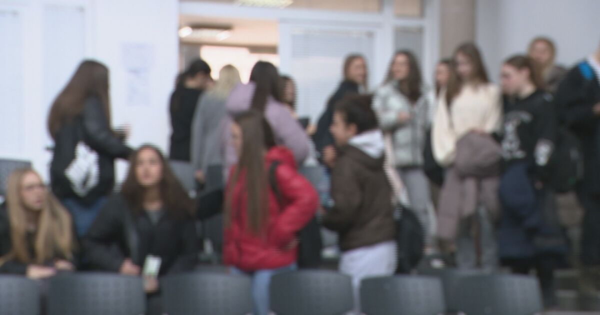 Рекламата на вейп устройствата да бъде забранена искат и родителски