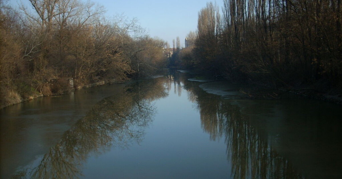 Открито е безжизнено тяло на около 70-годишна жена в река