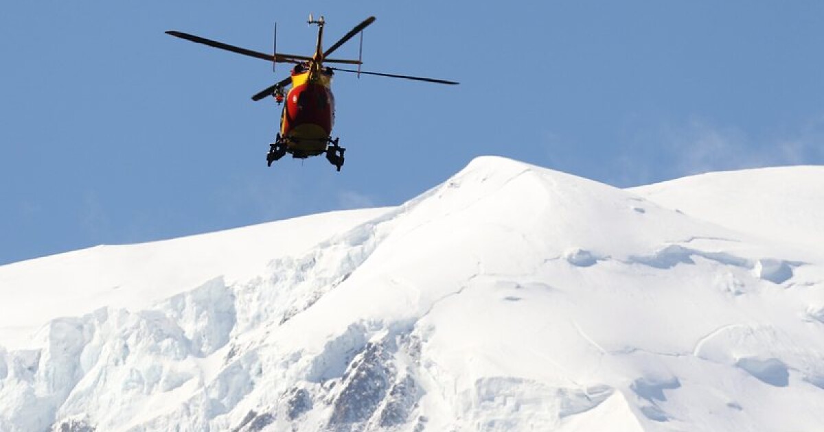 Спасителите свалят парапланериста в Рила с военен хеликоптер, научи bTV