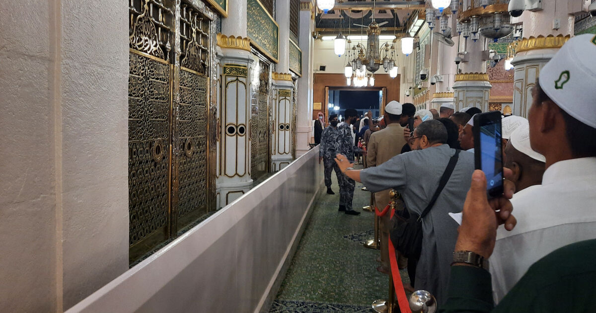 Саудитска Арабия премахва всички ограничения за традиционното поклонение хадж. Рестриктивни