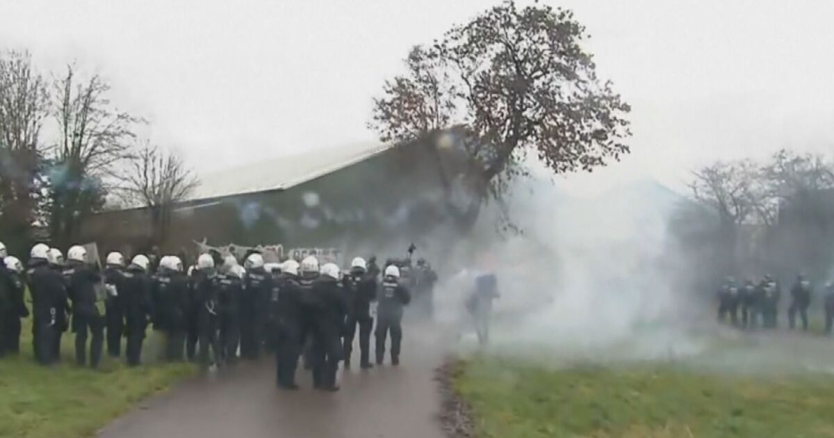 Сблъсъци между полиция и еко протестиращи в Германия. Причината -