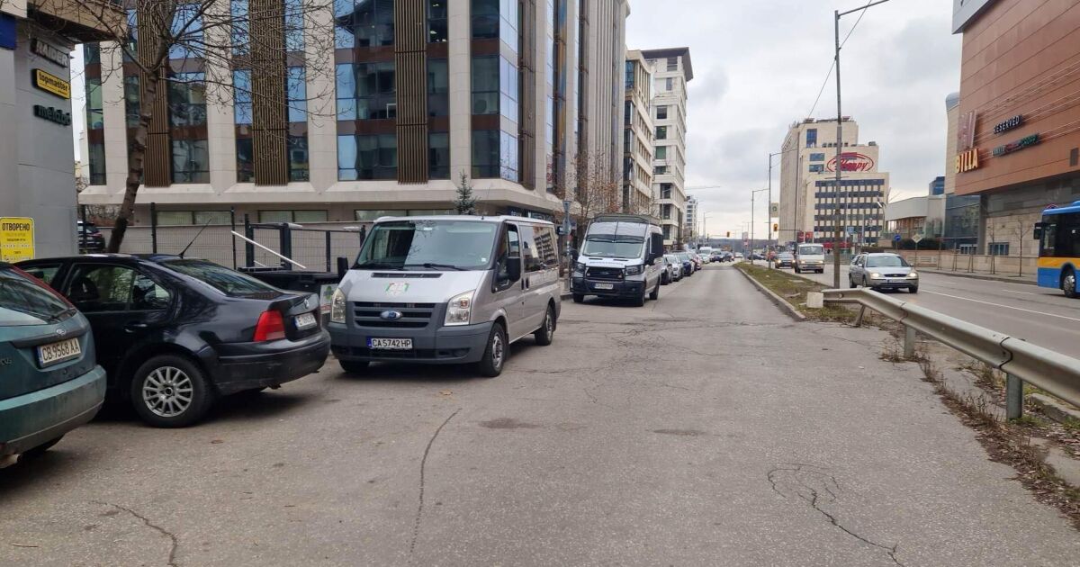 Три адреса в София се проверяват от прокурори, следователи и
