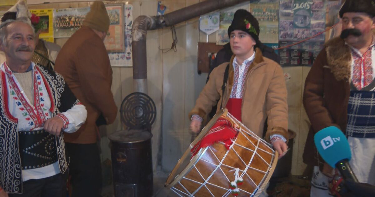 В пернишките села започна народният празник Сурва“. По традиция празненствата