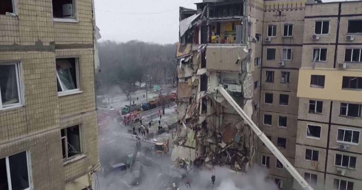 44 станаха жертвите след по украинския град Днипро. Под руините