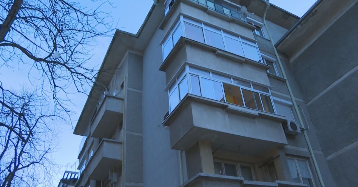 Жители на Горна Оряховица недоволстват срещу преминаващия под прозорците им