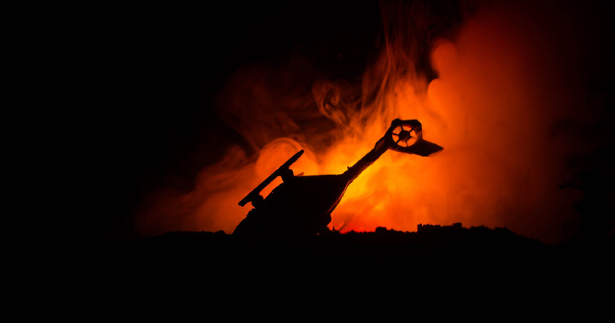 се разби близо до детска градина и жилищна сграда в