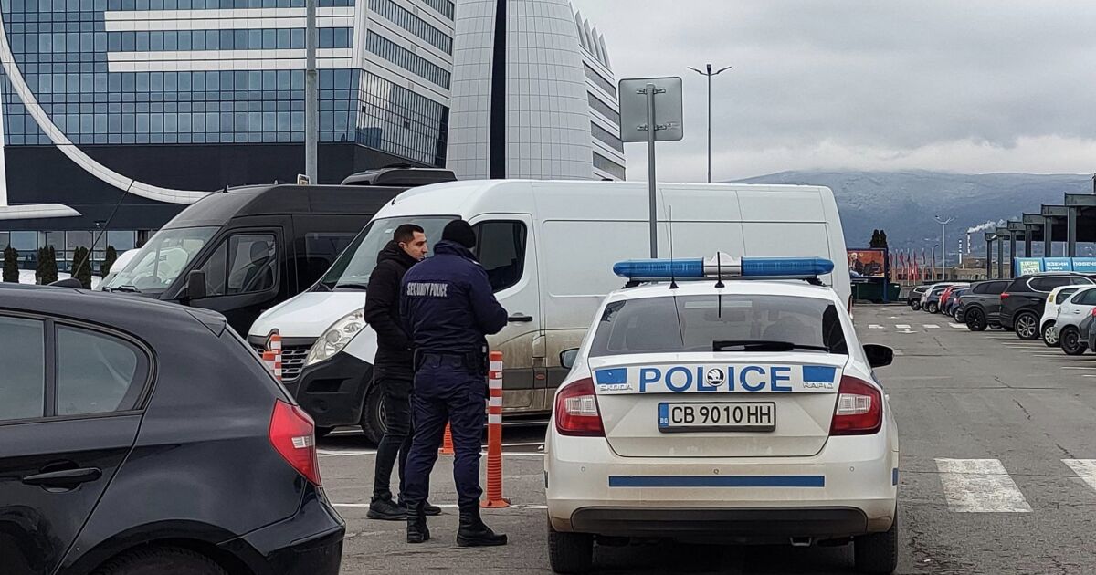 Обир е станал на паркинга на голям хипермаркет на бул.