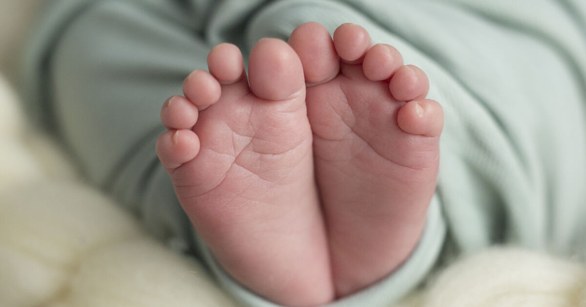 38-годишната Стейси Броудмедоу роди здраво бебе след отстраняване на яйчниците във