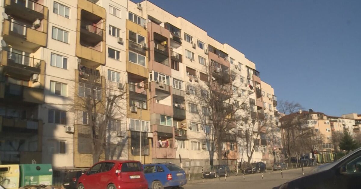 756 са жилищните сгради, одобрените за саниране по европейска програма.