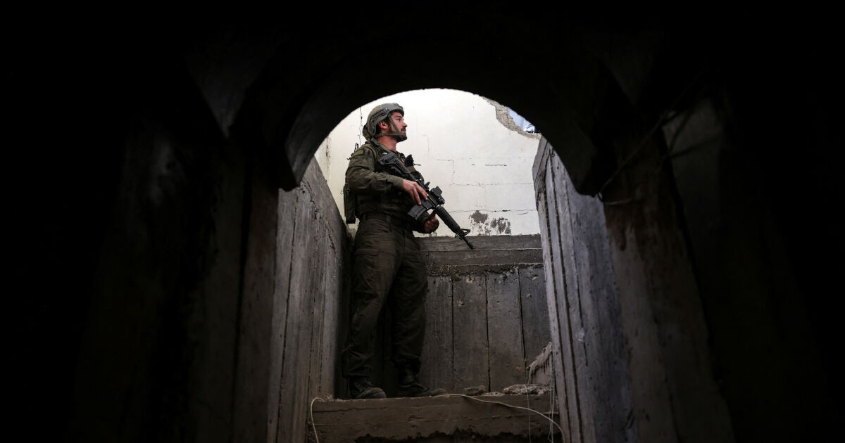 Израелските военни заявиха, че са открили и унищожили стратегически тунел