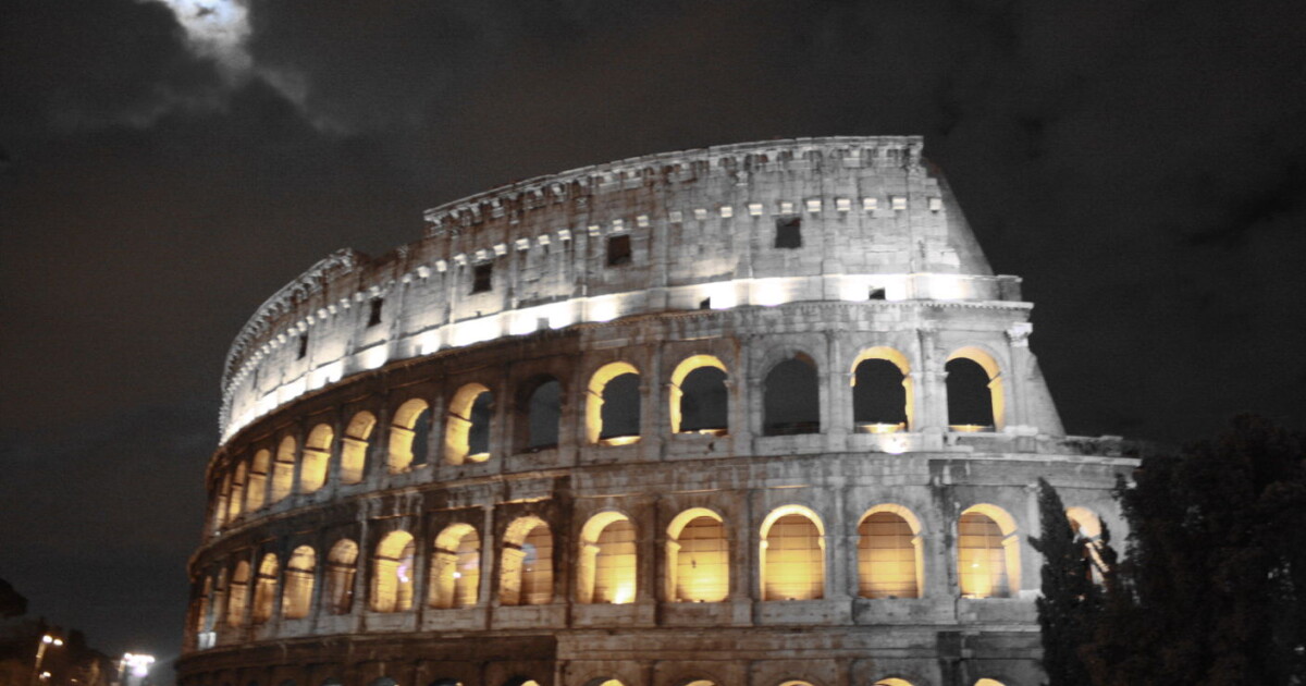 За пореден път стена в известния Колизеум в Рим беше