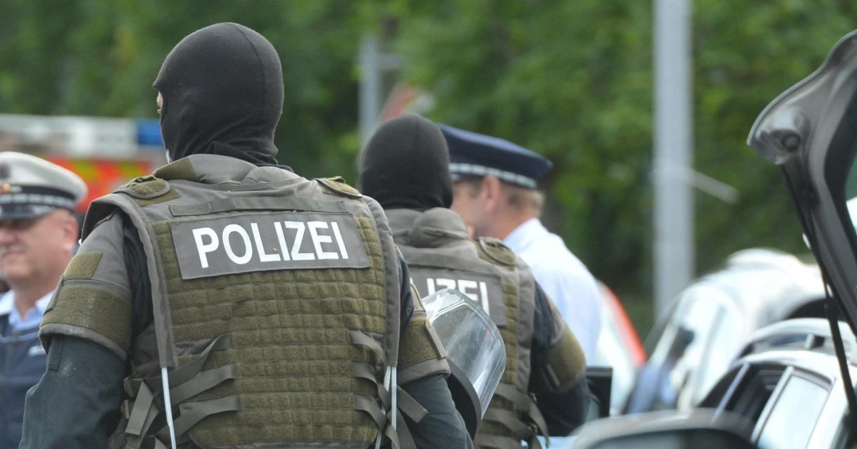 Германия затяга правилата за оръжия след плановете за , заяви