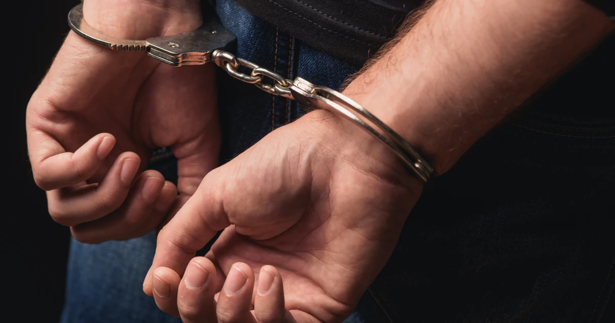 Районният съд в Добрич остави в ареста мъжа, установен по