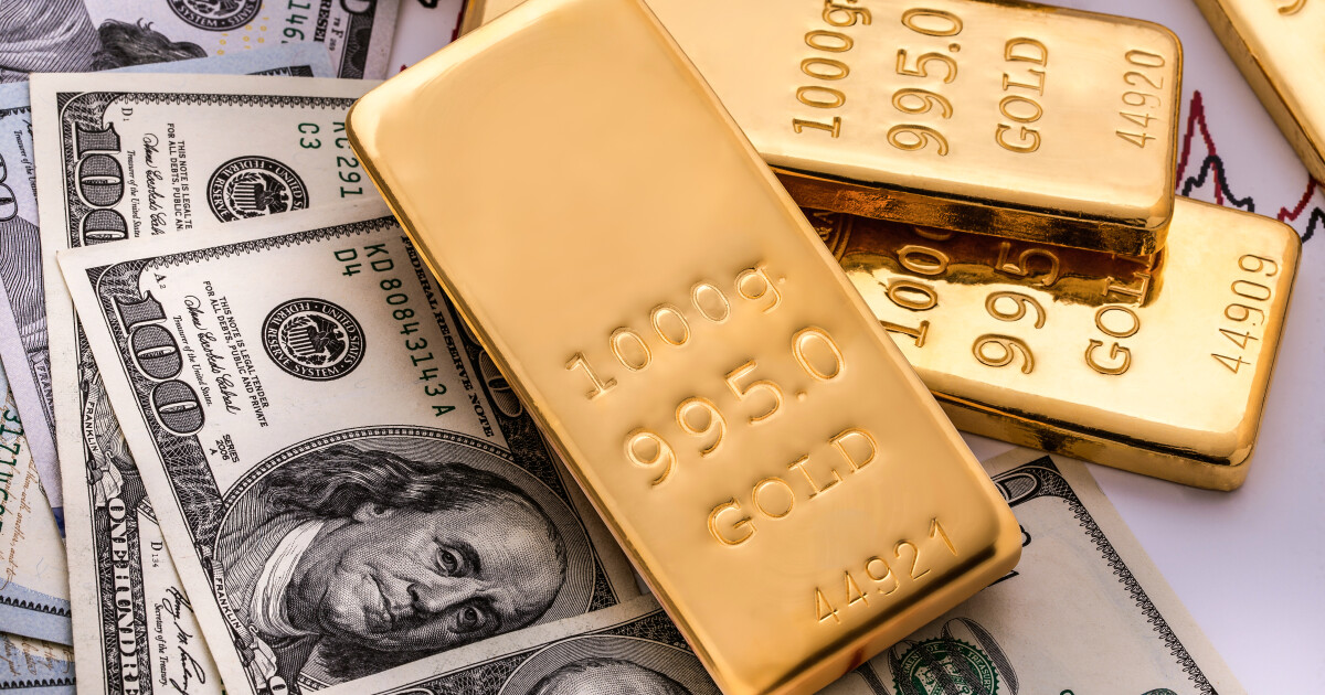 Недекларирани 3709,30 грама златни изделия и 40 000 евро са иззели