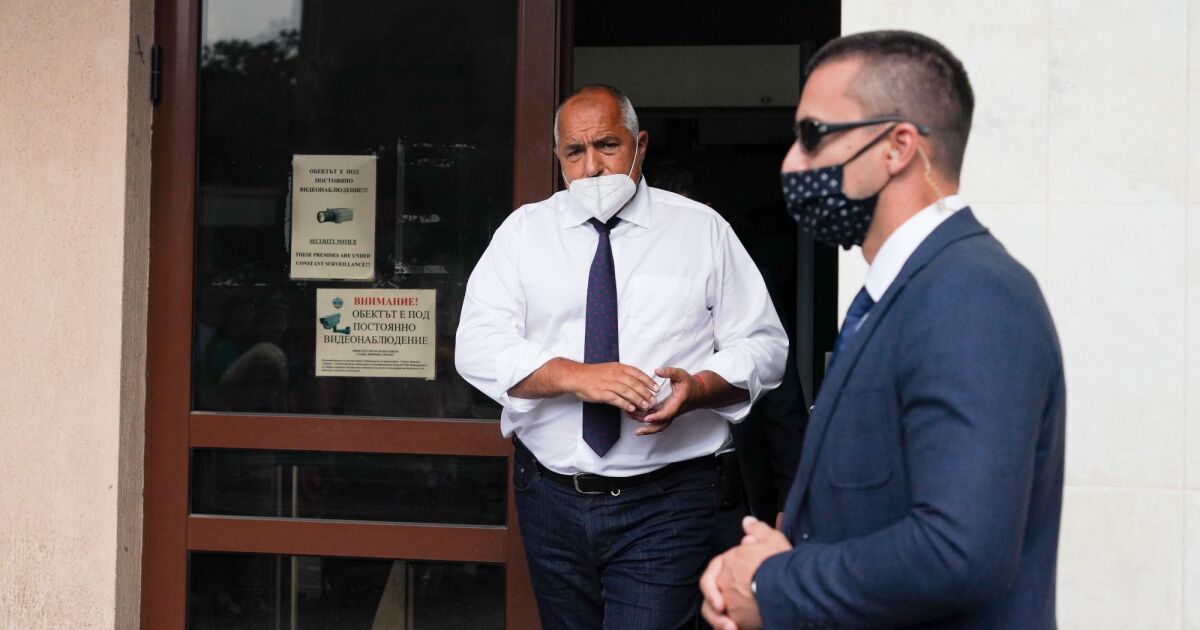 След толкова кръв, иди си“, написа Бойко Борисов във Фейсбик.