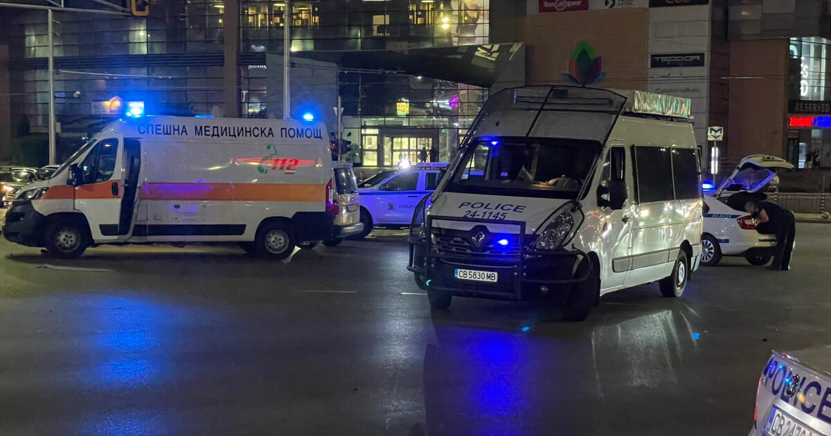 Тежка катастрофа е станала тази вечер на столичното кръстовище на