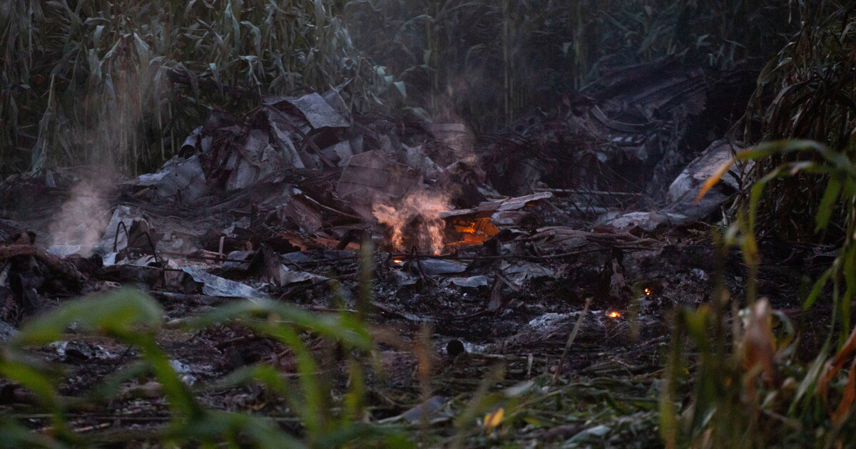 Снимка: Откриха телата на шестима от екипажа на разбилия се край Кавала самолет
