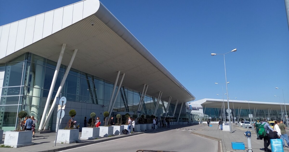 Сигнал за бомба на Летище София е получен след 9