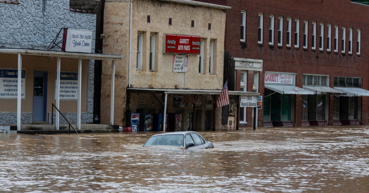 Най-малко 15 са жертвите на наводненията в щата Кентъки, предадоха