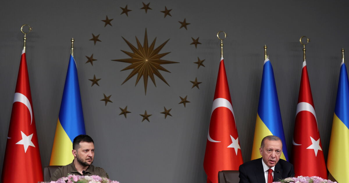 Турция подкрепя удължаването на зърнената сделка, стана ясно след срещата