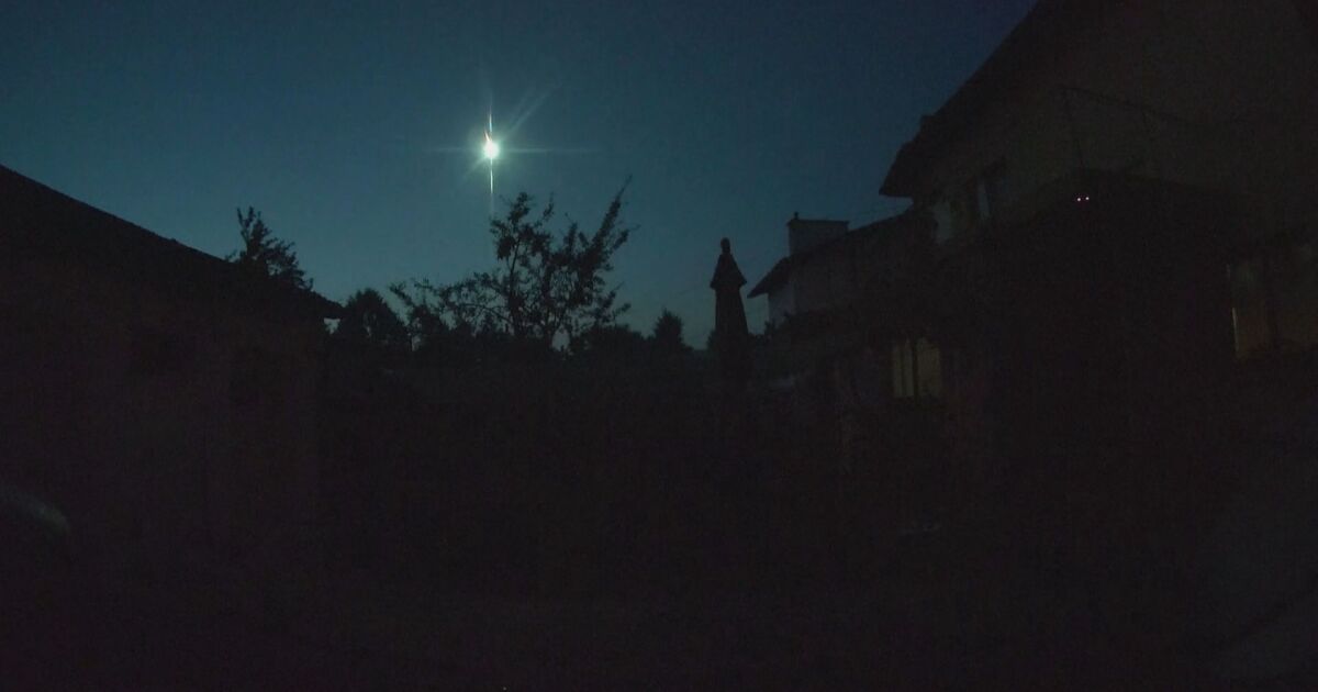 Видеокамера в българското село Мировяне е уловил момента, в който