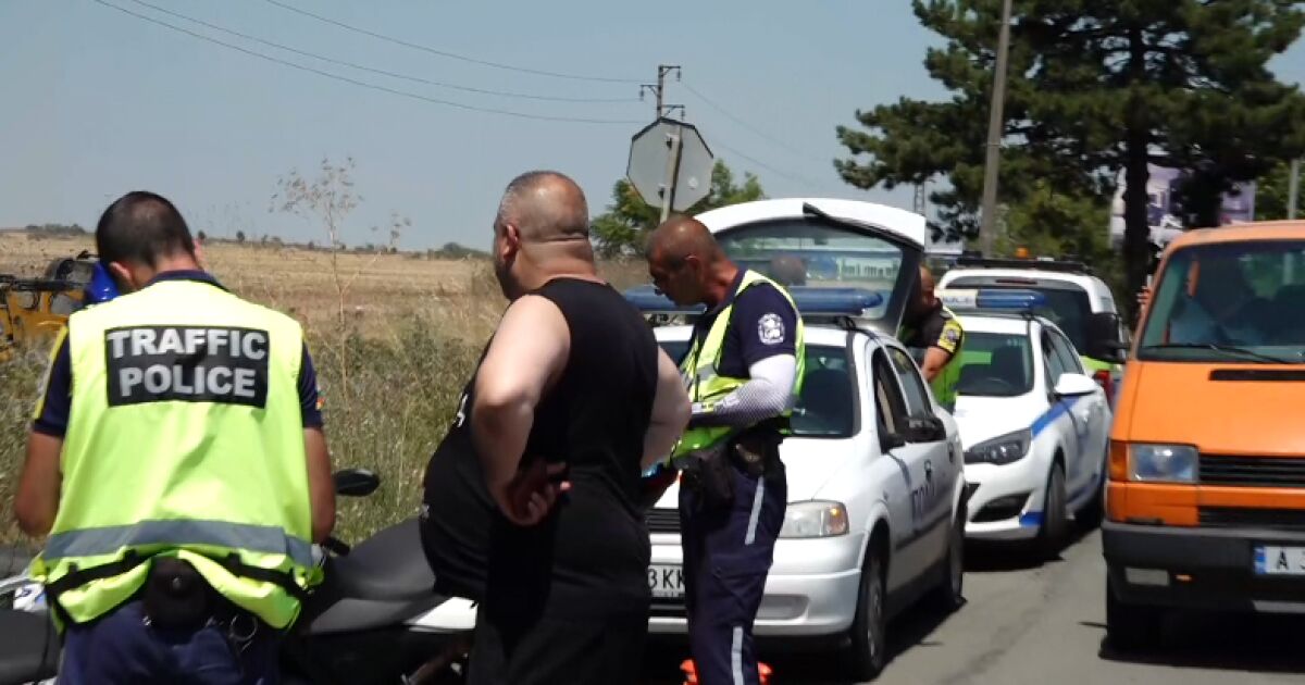 Специализирана полицейска акция се провежда на територията на Бургас. Има установени