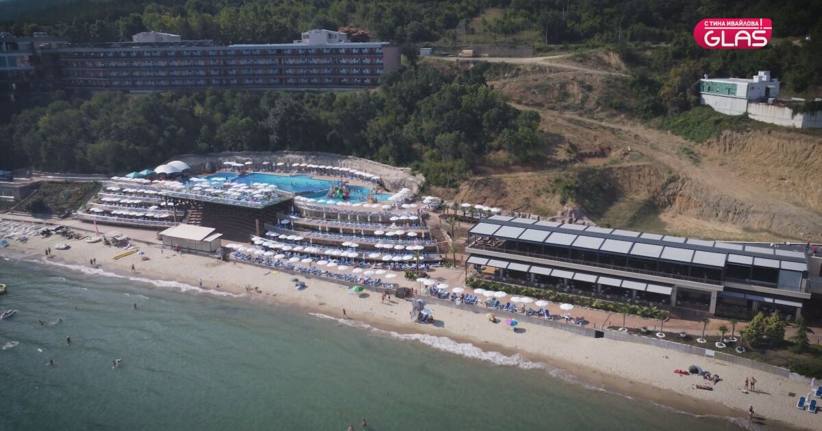 Защо един от най-красивите плажове по българското Черноморие изглежда различно