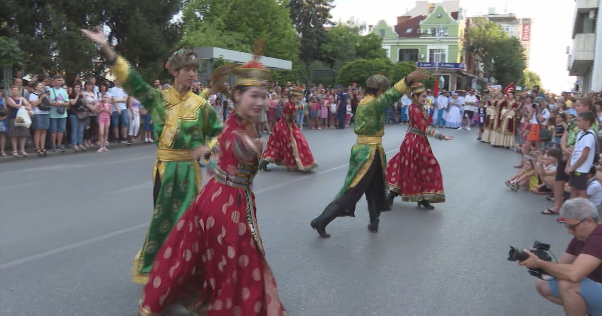 Ритми на различни култури завладяха Велико Търново. Поводът е откриването