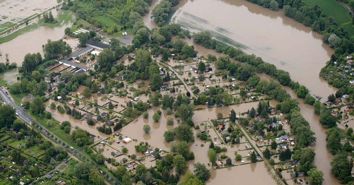 Продължава борбата с лошото време в Словения. Кадри, заснети от