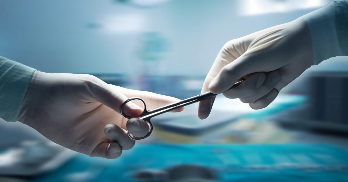 Световноизвестният швейцарски кардиохирург проф. Тиери Карел извърши шест животоспасяващи операции