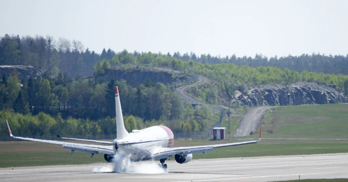 Двама пилоти са сбиха в кабината по време на полет