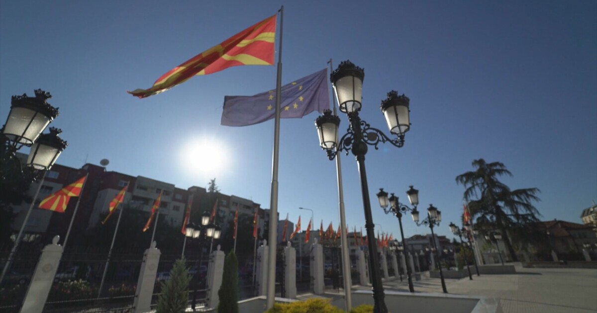 ГЕРБ с настояване още днес френското предложение за Северна Македония