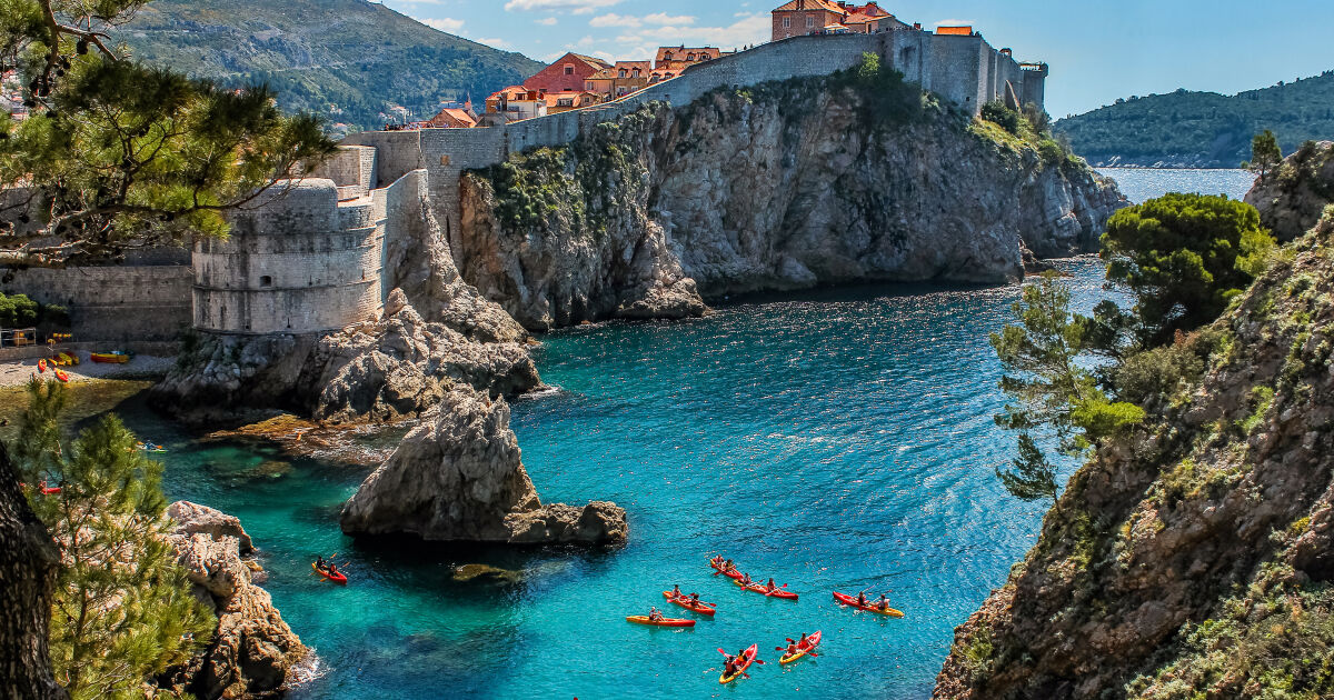 Драстична мярка срещу масовия туризъм се обсъжда в Дубровник. Местните власти