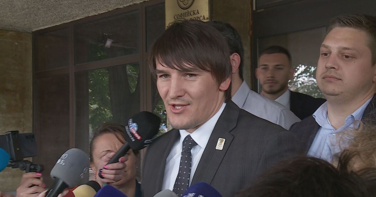 Депутатът от парламентарната група на ГЕРБ-СДС Даниел Александров се отказа