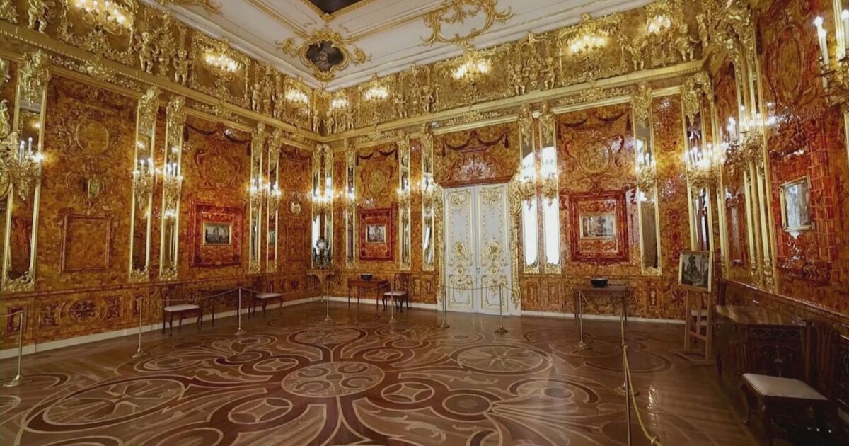 Кехлибарената стая, перлата в короната на руския Екатеринински дворец в
