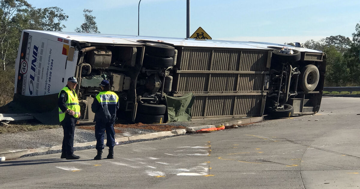 10 души загинаха при катастрофа на сватбен автобус в Австралия