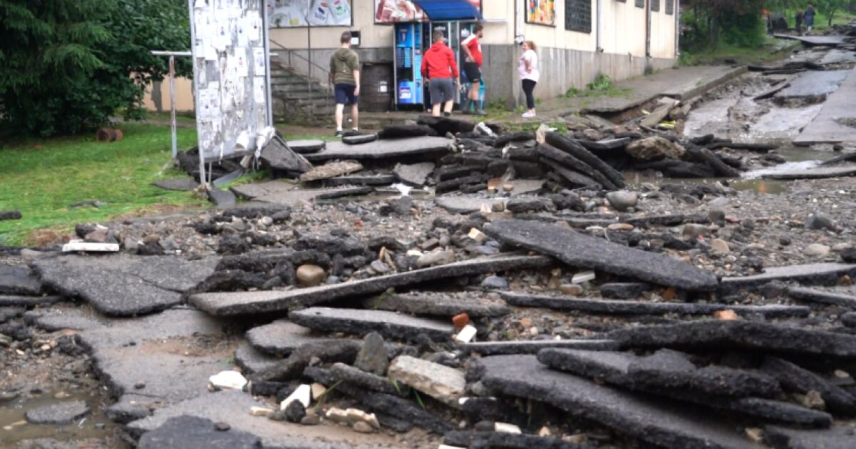 Бедствие в Берковица след поройните дъждове. Залети са къщи, разрушени са