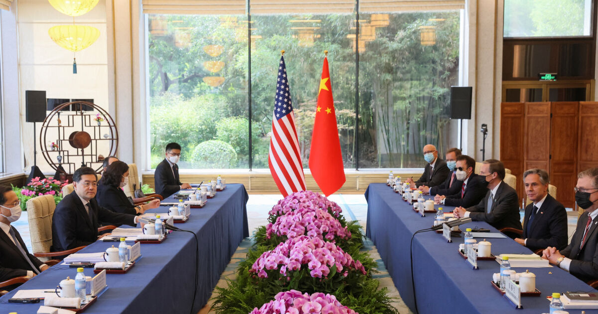 Опит за затопляне на отношенията между Съединените щати и Китай.