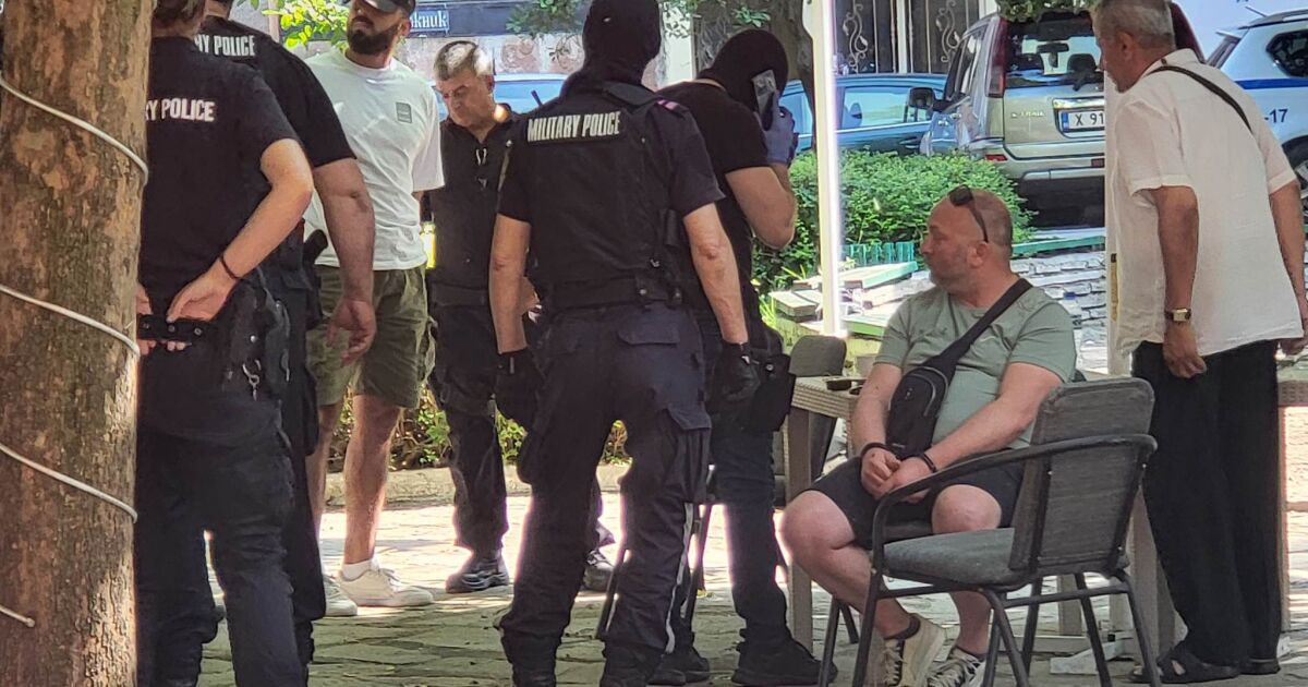 Трима души са арестувани в Хасковско. Акцията е на Военна