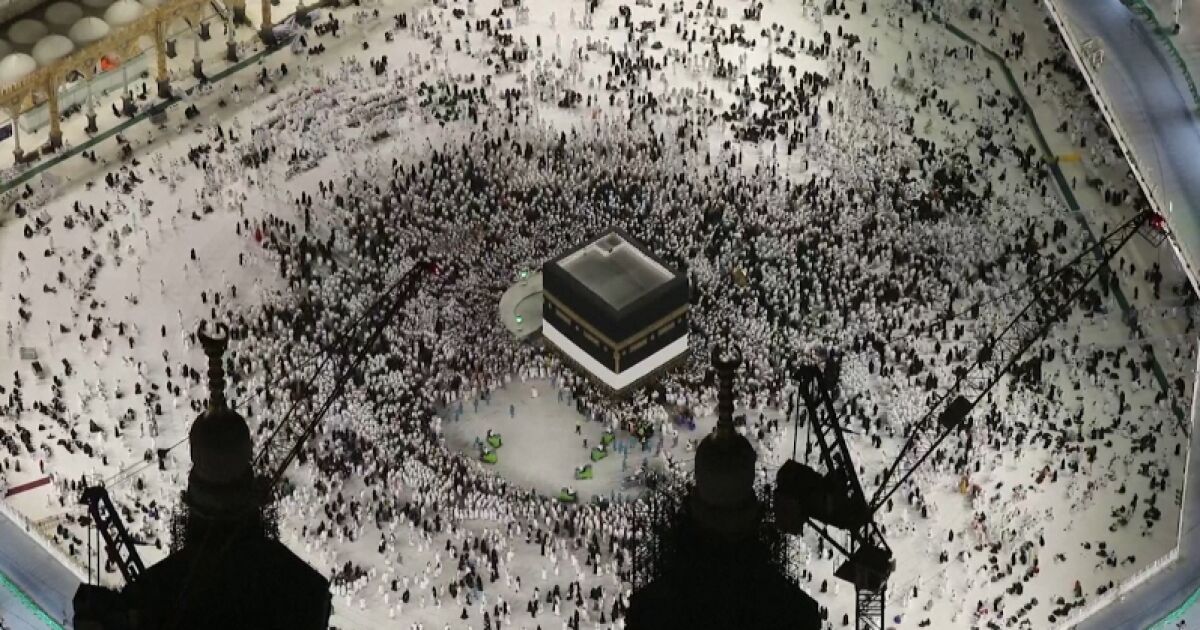 В Саудитска Арабия започва най-голямото мюсюлманско поклонение – Хадж. В Мека