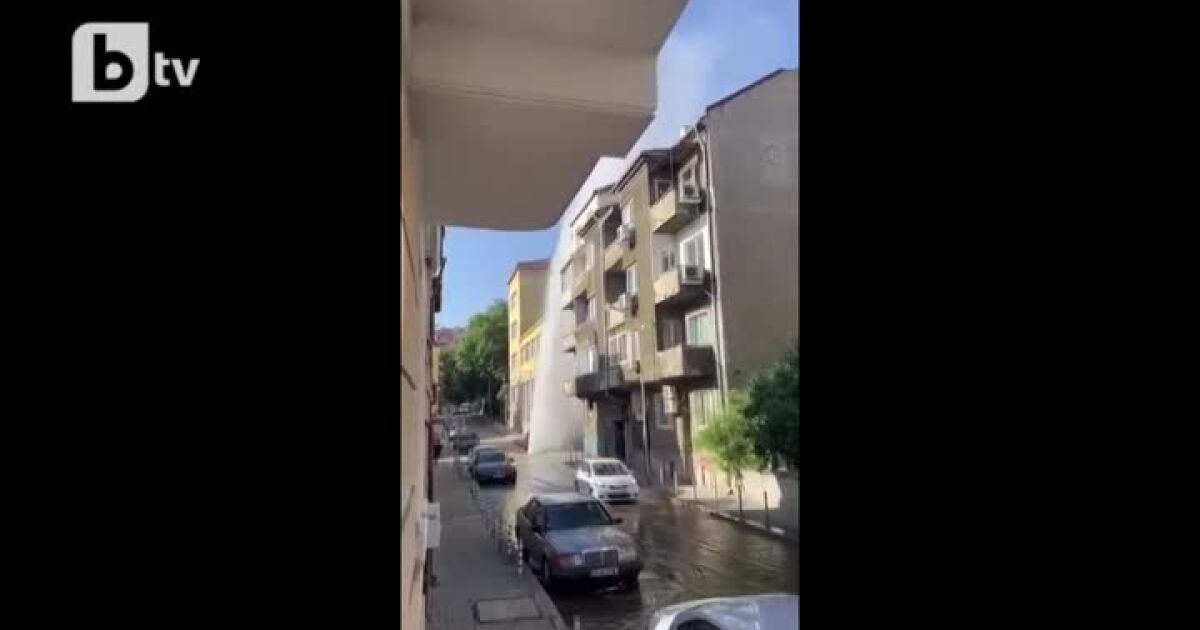 Гейзер с вряла вода и височина 20 метра бликна тази