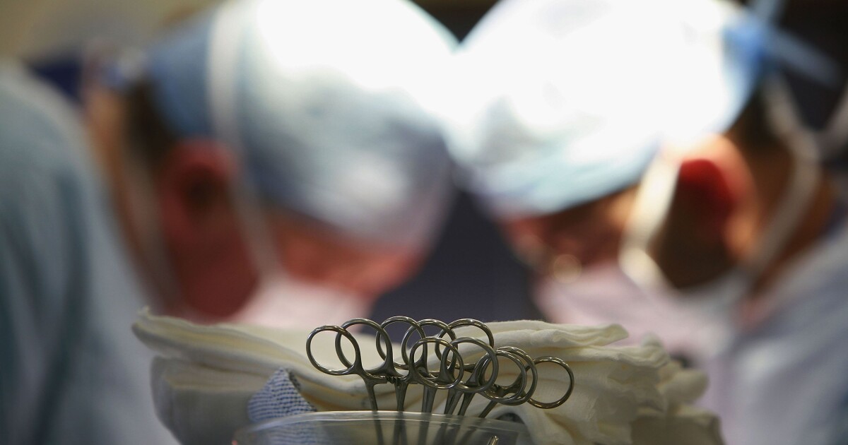Кардиохирурзите от УМБАЛ Проф. д-р Александър Чирков“ отстраниха от сърцето
